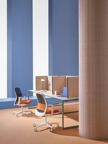 Scrivanie e postazioni di lavoro