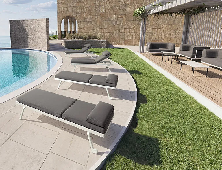 Etesian Lounger di Gaber