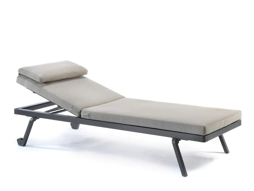 Etesian Lounger