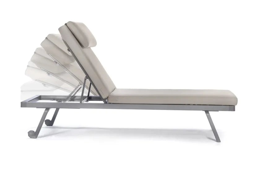 Etesian Lounger